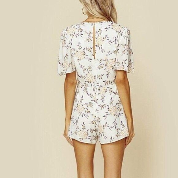 Blue Life Floral Romper Size Medium - Picture 2 of 13